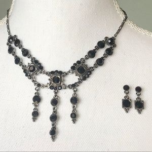 Victorian Rhinestones Necklace & Earrings Set